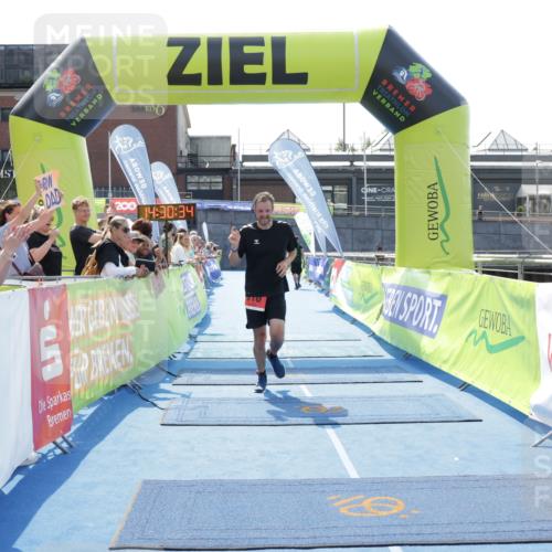 10.08.2025 - GEWOBA Citytriathlon Bremen H.Heesch http://msf.ph/oto/8556599 10.08.2025 14:30:38 Ziel 810 meine-sportfotos.de