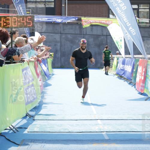 10.08.2025 - GEWOBA Citytriathlon Bremen H.Heesch http://msf.ph/oto/8556603 10.08.2025 14:30:49 Ziel 709 meine-sportfotos.de