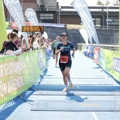 10.08.2025 - GEWOBA Citytriathlon Bremen H.Heesch http://msf.ph/oto/8556618 10.08.2025 14:32:00 Ziel 927, 955 meine-sportfotos.de
