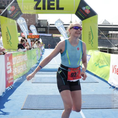 10.08.2025 - GEWOBA Citytriathlon Bremen H.Heesch http://msf.ph/oto/8556640 10.08.2025 14:32:04 Ziel 920, 927, 955 meine-sportfotos.de