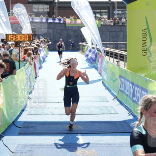 10.08.2025 - GEWOBA Citytriathlon Bremen H.Heesch http://msf.ph/oto/8556642 10.08.2025 15:30:11 Ziel 405, 487 meine-sportfotos.de