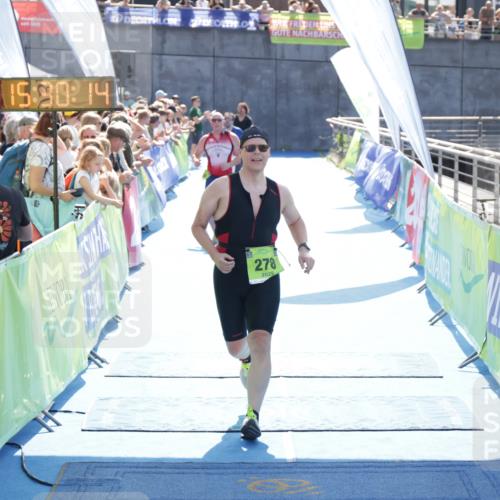 10.08.2025 - GEWOBA Citytriathlon Bremen H.Heesch http://msf.ph/oto/8556653 10.08.2025 15:30:17 Ziel 249, 278, 405 meine-sportfotos.de