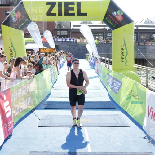 10.08.2025 - GEWOBA Citytriathlon Bremen H.Heesch http://msf.ph/oto/8556661 10.08.2025 15:30:19 Ziel 80, 249, 278 meine-sportfotos.de