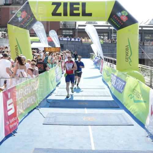 10.08.2025 - GEWOBA Citytriathlon Bremen H.Heesch http://msf.ph/oto/8556675 10.08.2025 15:30:23 Ziel 80, 249, 278 meine-sportfotos.de