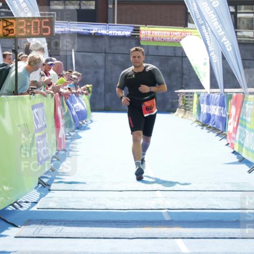 10.08.2025 - GEWOBA Citytriathlon Bremen H.Heesch http://msf.ph/oto/8556676 10.08.2025 14:33:08 Ziel 664 meine-sportfotos.de