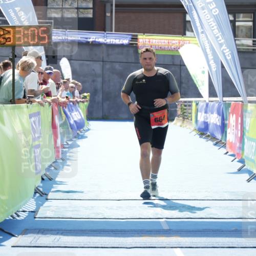 10.08.2025 - GEWOBA Citytriathlon Bremen H.Heesch http://msf.ph/oto/8556680 10.08.2025 14:33:09 Ziel 664 meine-sportfotos.de