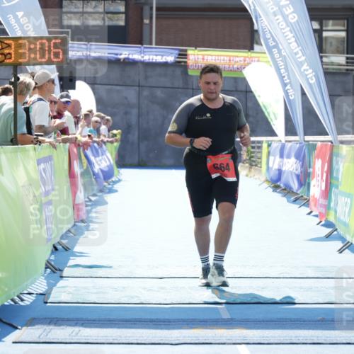 10.08.2025 - GEWOBA Citytriathlon Bremen H.Heesch http://msf.ph/oto/8556682 10.08.2025 14:33:09 Ziel 664 meine-sportfotos.de