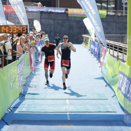 10.08.2025 - GEWOBA Citytriathlon Bremen H.Heesch http://msf.ph/oto/8556688 10.08.2025 14:33:47 Ziel 754, 762 meine-sportfotos.de