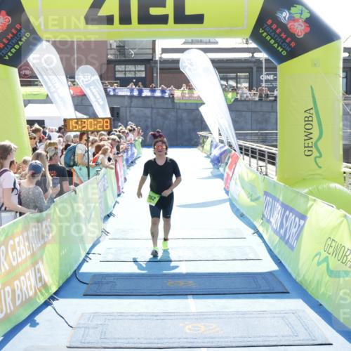 10.08.2025 - GEWOBA Citytriathlon Bremen H.Heesch http://msf.ph/oto/8556690 10.08.2025 15:30:31 Ziel 57, 80, 262 meine-sportfotos.de