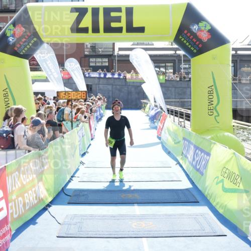 10.08.2025 - GEWOBA Citytriathlon Bremen H.Heesch http://msf.ph/oto/8556692 10.08.2025 15:30:32 Ziel 57, 262 meine-sportfotos.de