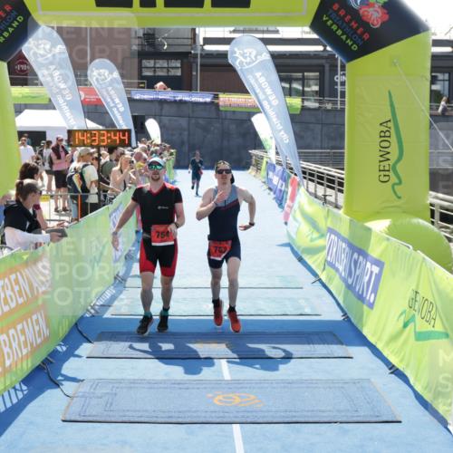 10.08.2025 - GEWOBA Citytriathlon Bremen H.Heesch http://msf.ph/oto/8556695 10.08.2025 14:33:48 Ziel 754, 762 meine-sportfotos.de