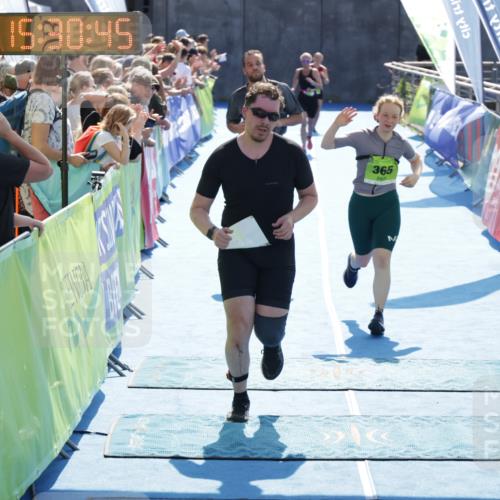 10.08.2025 - GEWOBA Citytriathlon Bremen H.Heesch http://msf.ph/oto/8556706 10.08.2025 15:30:49 Ziel 35, 110, 365 meine-sportfotos.de