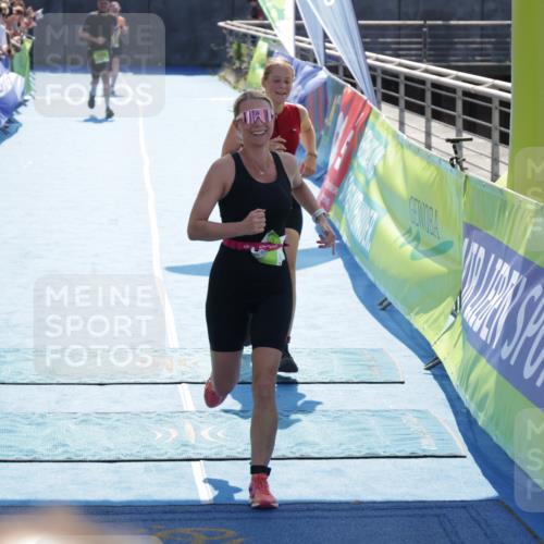 10.08.2025 - GEWOBA Citytriathlon Bremen H.Heesch http://msf.ph/oto/8556722 10.08.2025 15:30:55 Ziel 35, 110, 351, 365, 483 meine-sportfotos.de