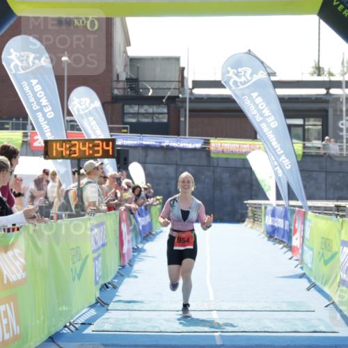 10.08.2025 - GEWOBA Citytriathlon Bremen H.Heesch http://msf.ph/oto/8556725 10.08.2025 14:34:37 Ziel 954 meine-sportfotos.de
