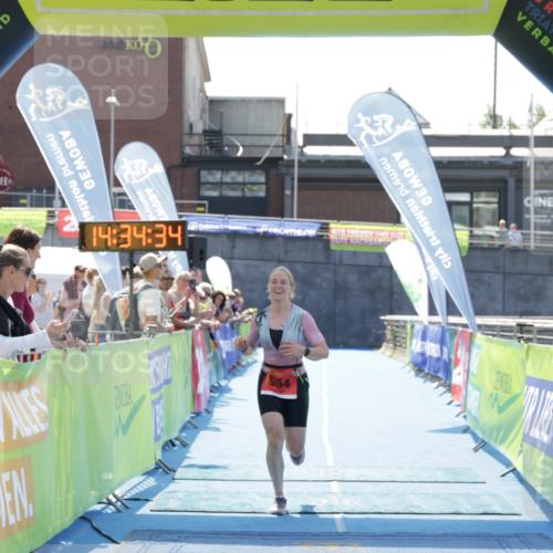 10.08.2025 - GEWOBA Citytriathlon Bremen H.Heesch http://msf.ph/oto/8556727 10.08.2025 14:34:38 Ziel 954 meine-sportfotos.de