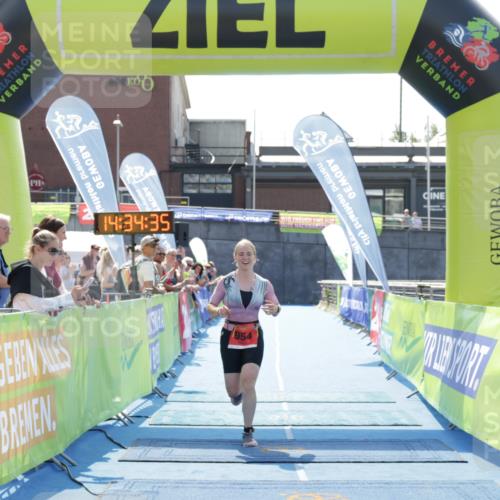 10.08.2025 - GEWOBA Citytriathlon Bremen H.Heesch http://msf.ph/oto/8556729 10.08.2025 14:34:38 Ziel 954 meine-sportfotos.de
