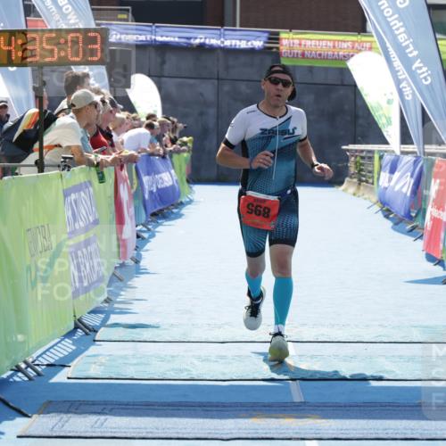 10.08.2025 - GEWOBA Citytriathlon Bremen H.Heesch http://msf.ph/oto/8556739 10.08.2025 14:35:07 Ziel 895 meine-sportfotos.de