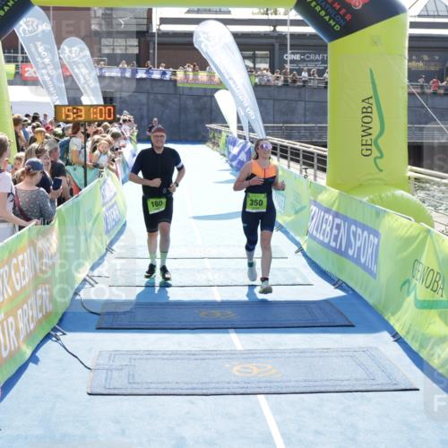 10.08.2025 - GEWOBA Citytriathlon Bremen H.Heesch http://msf.ph/oto/8556740 10.08.2025 15:31:04 Ziel 180, 350 meine-sportfotos.de