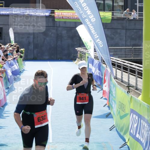 10.08.2025 - GEWOBA Citytriathlon Bremen H.Heesch http://msf.ph/oto/8556768 10.08.2025 14:35:34 Ziel 596, 632, 652, 941 meine-sportfotos.de