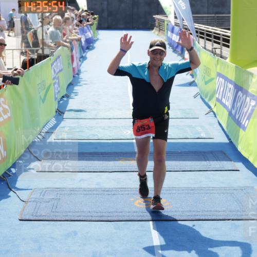 10.08.2025 - GEWOBA Citytriathlon Bremen H.Heesch http://msf.ph/oto/8556788 10.08.2025 14:35:58 Ziel 853 meine-sportfotos.de