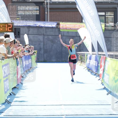 10.08.2025 - GEWOBA Citytriathlon Bremen H.Heesch http://msf.ph/oto/8556792 10.08.2025 14:36:15 Ziel 929 meine-sportfotos.de