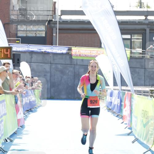 10.08.2025 - GEWOBA Citytriathlon Bremen H.Heesch http://msf.ph/oto/8556794 10.08.2025 14:36:18 Ziel 929 meine-sportfotos.de