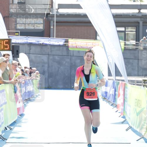 10.08.2025 - GEWOBA Citytriathlon Bremen H.Heesch http://msf.ph/oto/8556796 10.08.2025 14:36:18 Ziel 929 meine-sportfotos.de