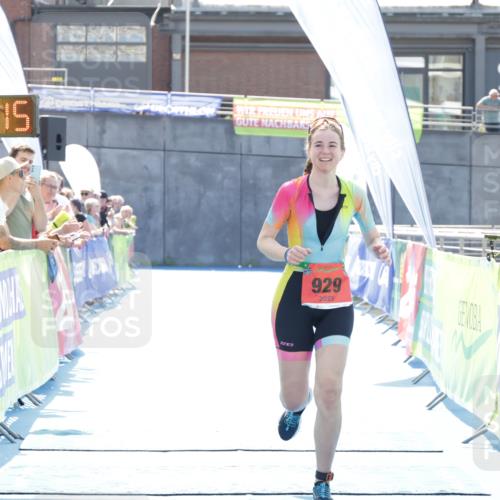 10.08.2025 - GEWOBA Citytriathlon Bremen H.Heesch http://msf.ph/oto/8556798 10.08.2025 14:36:18 Ziel 929 meine-sportfotos.de