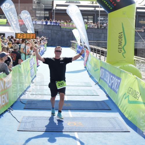 10.08.2025 - GEWOBA Citytriathlon Bremen H.Heesch http://msf.ph/oto/8556801 10.08.2025 15:31:43 Ziel 247 meine-sportfotos.de