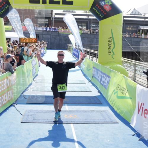 10.08.2025 - GEWOBA Citytriathlon Bremen H.Heesch http://msf.ph/oto/8556803 10.08.2025 15:31:43 Ziel 247 meine-sportfotos.de