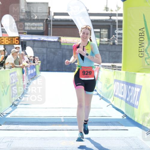 10.08.2025 - GEWOBA Citytriathlon Bremen H.Heesch http://msf.ph/oto/8556804 10.08.2025 14:36:19 Ziel 929 meine-sportfotos.de