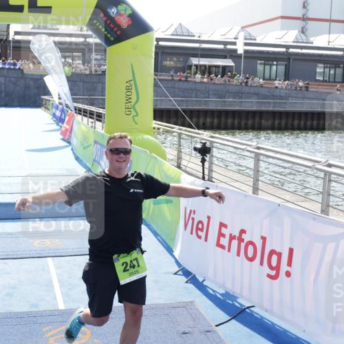 10.08.2025 - GEWOBA Citytriathlon Bremen H.Heesch http://msf.ph/oto/8556811 10.08.2025 15:31:45 Ziel 247 meine-sportfotos.de