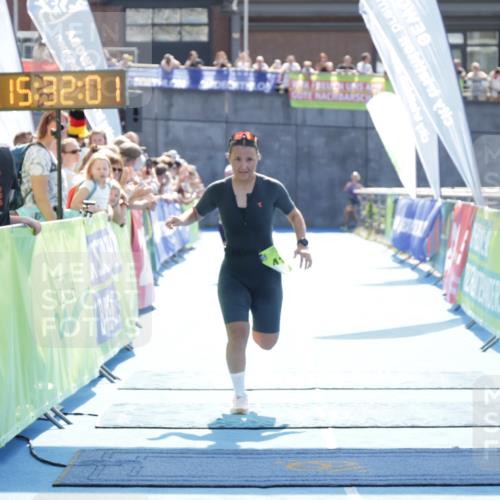 10.08.2025 - GEWOBA Citytriathlon Bremen H.Heesch http://msf.ph/oto/8556815 10.08.2025 15:32:05 Ziel 411, 461 meine-sportfotos.de