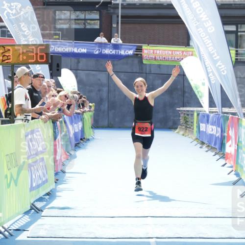 10.08.2025 - GEWOBA Citytriathlon Bremen H.Heesch http://msf.ph/oto/8556818 10.08.2025 14:37:40 Ziel 922 meine-sportfotos.de
