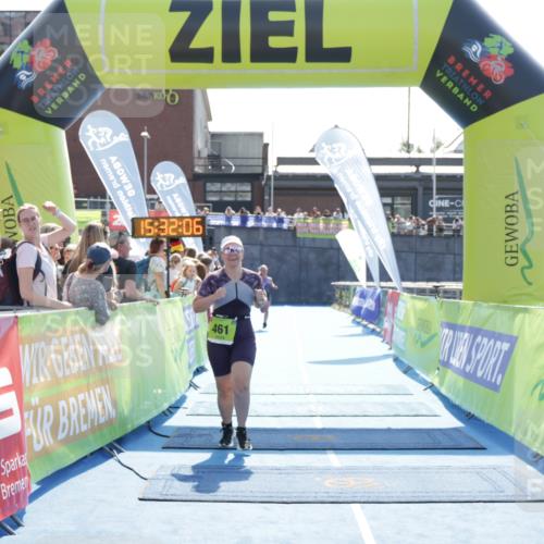 10.08.2025 - GEWOBA Citytriathlon Bremen H.Heesch http://msf.ph/oto/8556841 10.08.2025 15:32:10 Ziel 338, 411, 461 meine-sportfotos.de