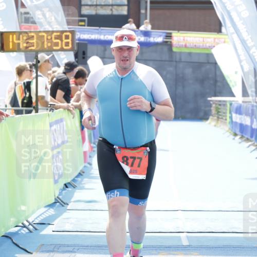 10.08.2025 - GEWOBA Citytriathlon Bremen H.Heesch http://msf.ph/oto/8556842 10.08.2025 14:38:02 Ziel 877, 949 meine-sportfotos.de