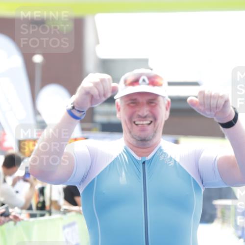 10.08.2025 - GEWOBA Citytriathlon Bremen H.Heesch http://msf.ph/oto/8556850 10.08.2025 14:38:04 Ziel 877, 949 meine-sportfotos.de