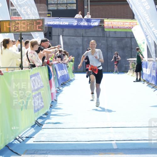 10.08.2025 - GEWOBA Citytriathlon Bremen H.Heesch http://msf.ph/oto/8556865 10.08.2025 14:38:16 Ziel 928 meine-sportfotos.de