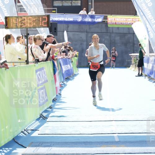 10.08.2025 - GEWOBA Citytriathlon Bremen H.Heesch http://msf.ph/oto/8556867 10.08.2025 14:38:16 Ziel 928 meine-sportfotos.de