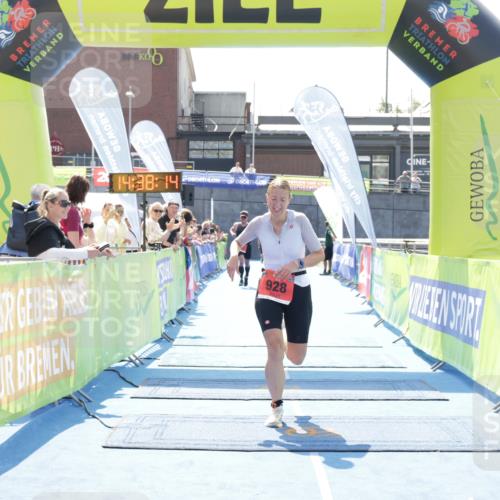 10.08.2025 - GEWOBA Citytriathlon Bremen H.Heesch http://msf.ph/oto/8556879 10.08.2025 14:38:18 Ziel 803, 928 meine-sportfotos.de