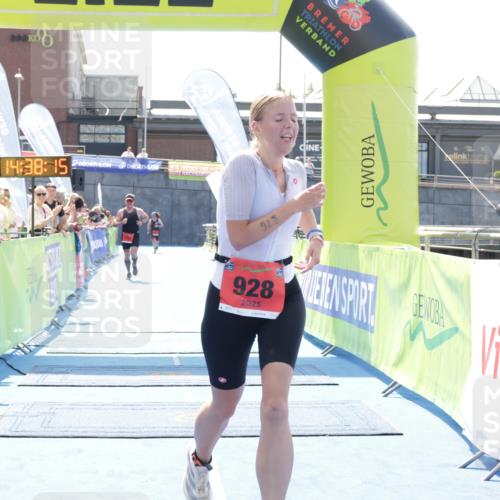 10.08.2025 - GEWOBA Citytriathlon Bremen H.Heesch http://msf.ph/oto/8556885 10.08.2025 14:38:19 Ziel 803, 928 meine-sportfotos.de