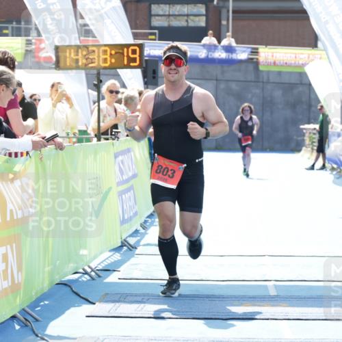 10.08.2025 - GEWOBA Citytriathlon Bremen H.Heesch http://msf.ph/oto/8556890 10.08.2025 14:38:23 Ziel 803, 843, 928 meine-sportfotos.de