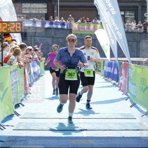 10.08.2025 - GEWOBA Citytriathlon Bremen H.Heesch http://msf.ph/oto/8556891 10.08.2025 15:32:32 Ziel 28, 189, 367, 448, 457 meine-sportfotos.de