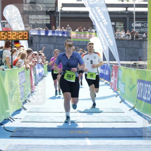 10.08.2025 - GEWOBA Citytriathlon Bremen H.Heesch http://msf.ph/oto/8556893 10.08.2025 15:32:33 Ziel 28, 189, 367, 448, 457 meine-sportfotos.de