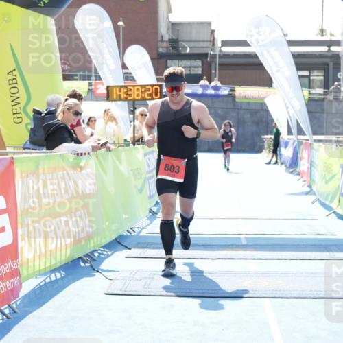10.08.2025 - GEWOBA Citytriathlon Bremen H.Heesch http://msf.ph/oto/8556894 10.08.2025 14:38:24 Ziel 803, 843, 928 meine-sportfotos.de