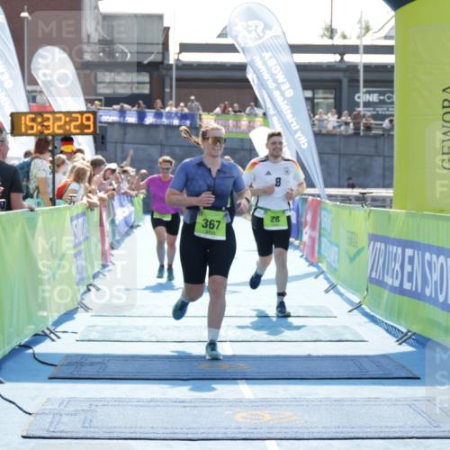 10.08.2025 - GEWOBA Citytriathlon Bremen H.Heesch http://msf.ph/oto/8556895 10.08.2025 15:32:33 Ziel 28, 189, 367, 448, 457 meine-sportfotos.de