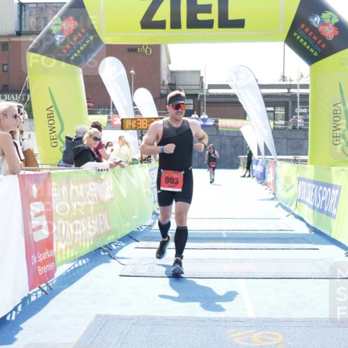 10.08.2025 - GEWOBA Citytriathlon Bremen H.Heesch http://msf.ph/oto/8556896 10.08.2025 14:38:24 Ziel 803, 843, 928 meine-sportfotos.de