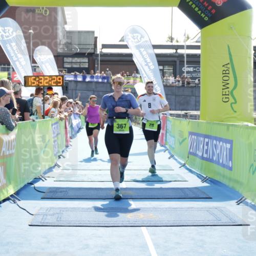10.08.2025 - GEWOBA Citytriathlon Bremen H.Heesch http://msf.ph/oto/8556897 10.08.2025 15:32:33 Ziel 28, 189, 367, 448, 457 meine-sportfotos.de