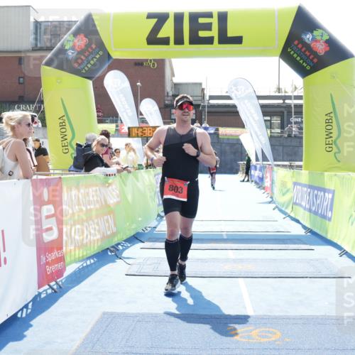 10.08.2025 - GEWOBA Citytriathlon Bremen H.Heesch http://msf.ph/oto/8556898 10.08.2025 14:38:25 Ziel 803, 843 meine-sportfotos.de