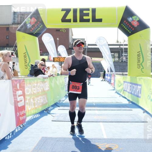 10.08.2025 - GEWOBA Citytriathlon Bremen H.Heesch http://msf.ph/oto/8556899 10.08.2025 14:38:25 Ziel 803, 843 meine-sportfotos.de